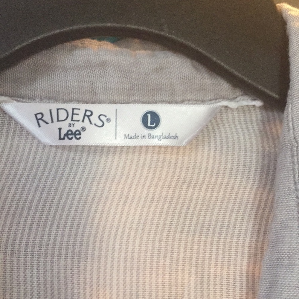 Button up - Picture 2 of 2